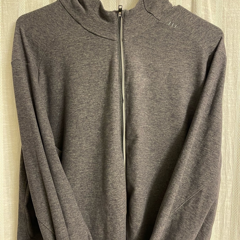 Grey sweatshirt